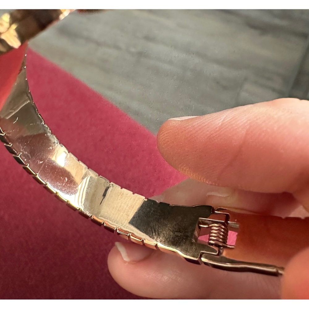 Brand New! Roman Numeral Rose Gold Bracelet - Picture 8 of 8